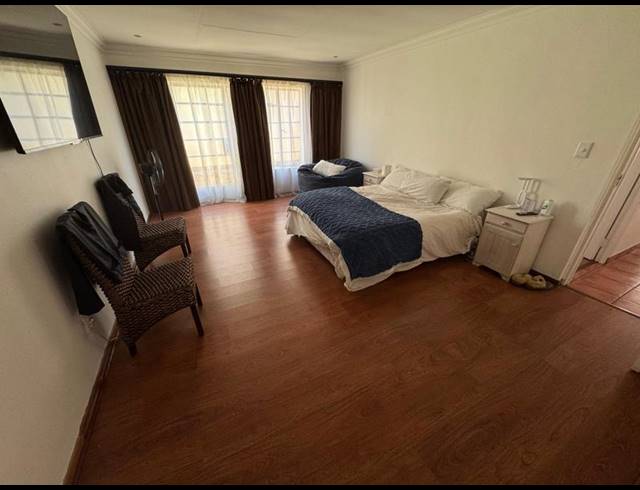3 BEDROOM CLUSTER FOR SALE IN VAN RIEBEECK PARK